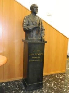 Luigi Devoto - busto